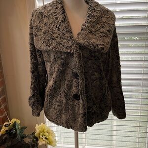 Cabi grey buttoned teddy bear jacket size medium Black & white polka dot lining